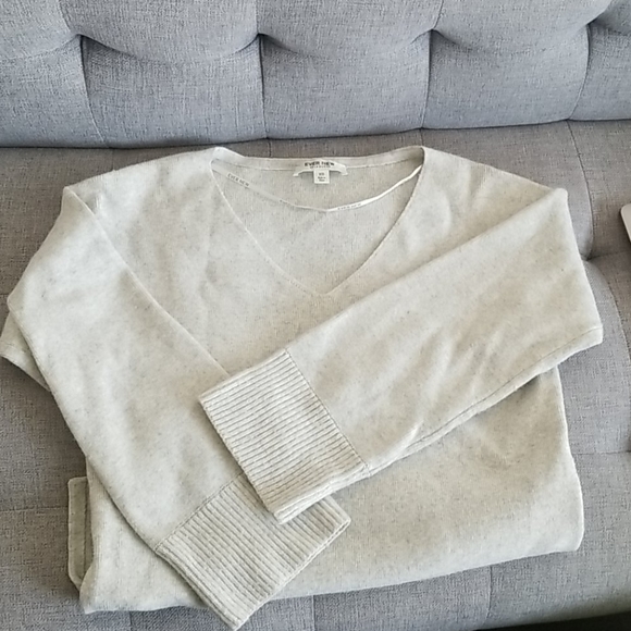 Light grey wool sweater w flared sleeves - Picture 3 of 9